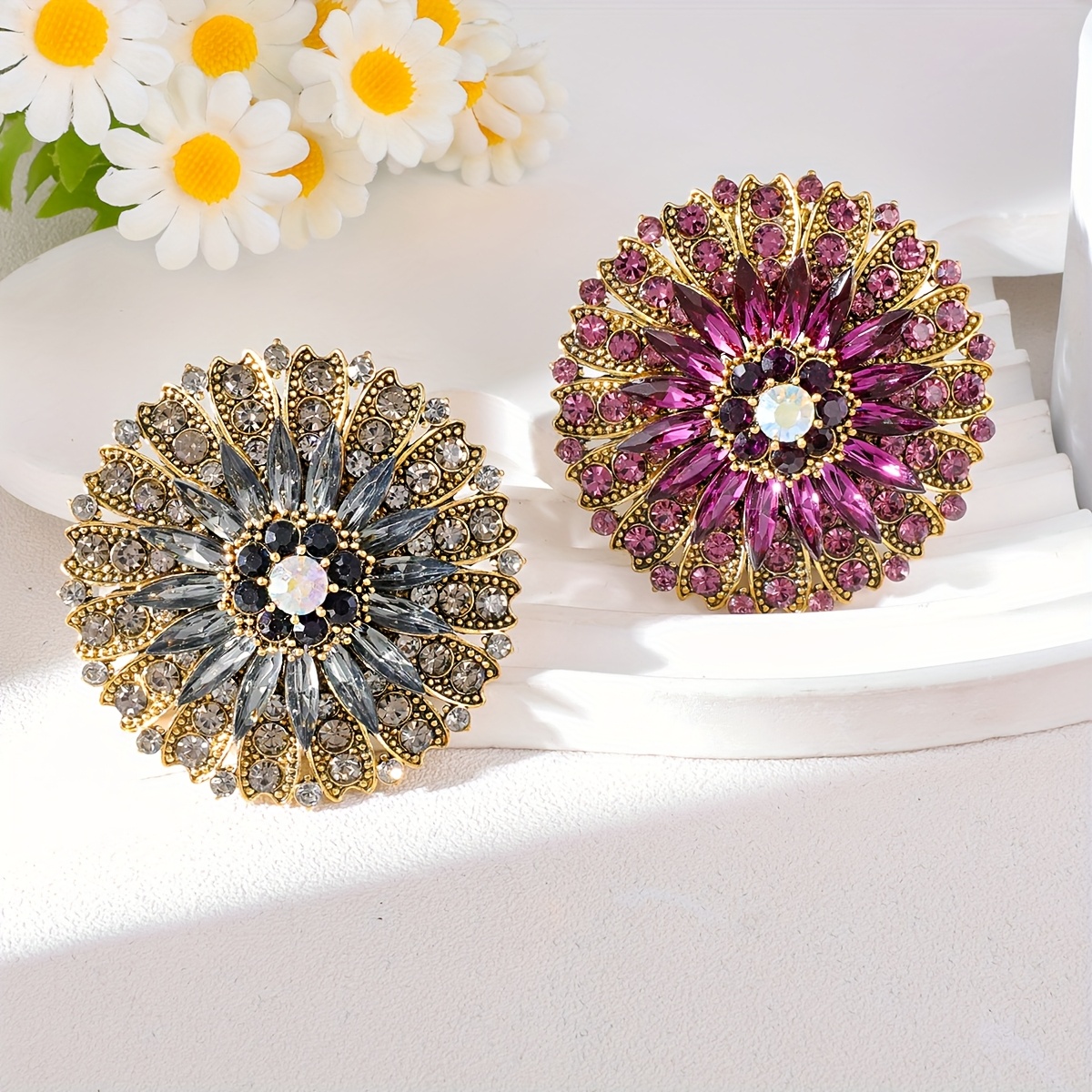 Broche florale ancienne en or jaune et blanc 18 carats avec diamants En