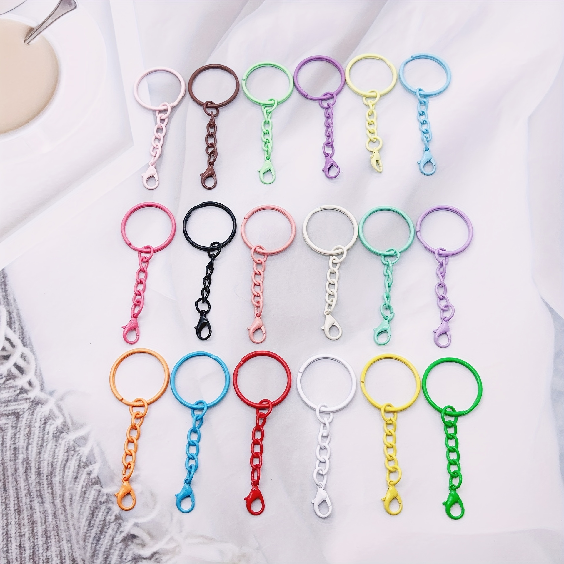 

18 ensembles de porte-clés colorés avec chaînes et fermoirs , porte-clés circulaires, pendentifs de porte-clés bijoux créatifs DIY, accessoires de fabrication de bijoux