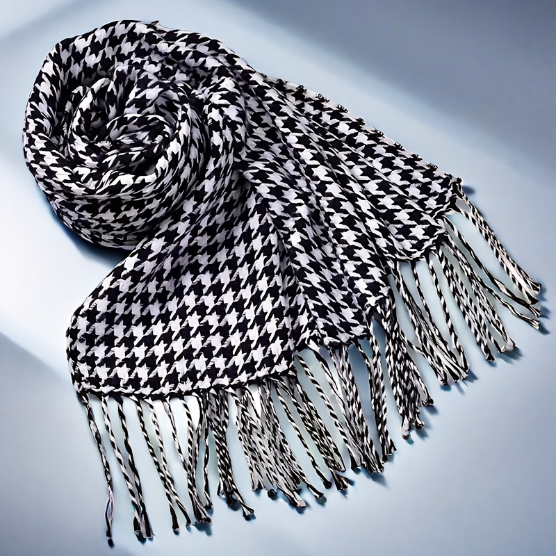 Image of A Long, Warm, Gray Knitted Scarf For Men, An Ideal Gift