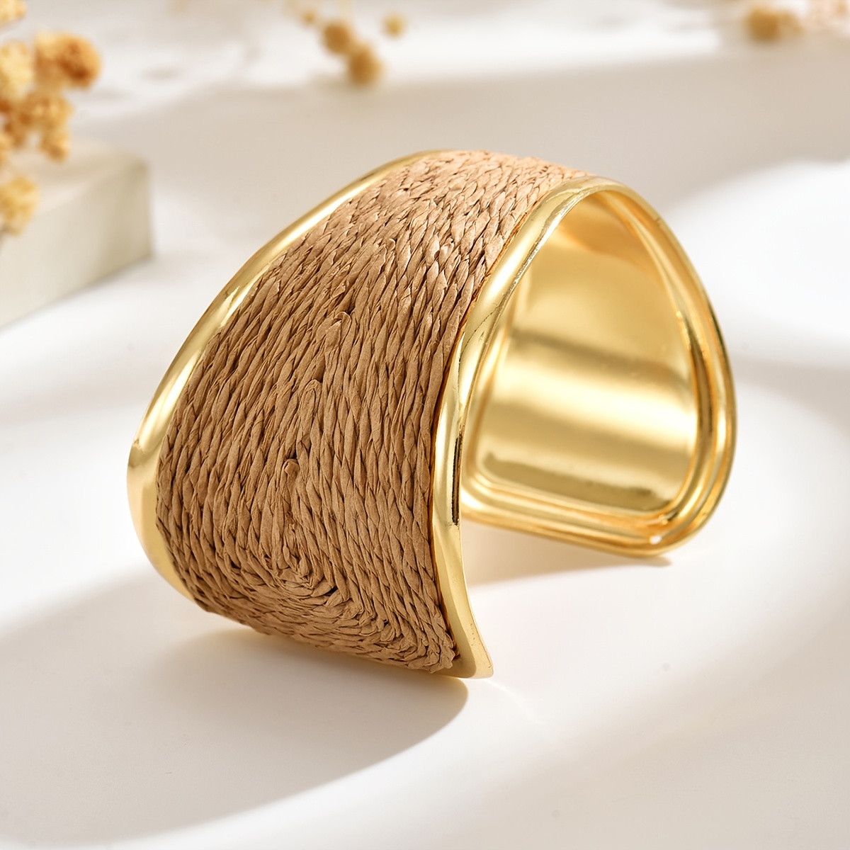 1pc Vintage Fashion Beach Vacation Style Handwoven Raffia Irregular Geometric Open Bangle, Bohemian Minimalist Temperament Elegant Niche All-Match Individual Unique Women'S Wide Bracelet, Holiday Gift for Lovers Friends Mom