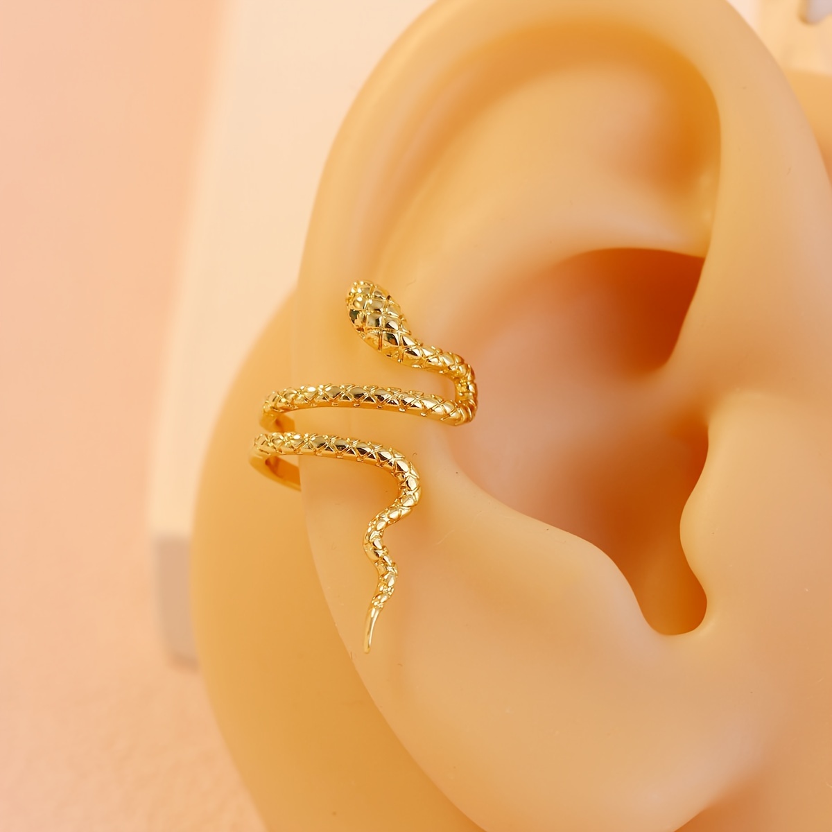Image of Chic Snake Ear Cuff For Women - No Piercing Required, Single Clip-on Design With Sparkling Cubic Zirconia, Casual Attire & Gifting