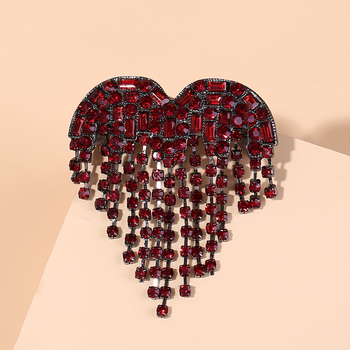TEMU 1 Stylish Heart Tassel Brooch, A Minimalist Fashion Accessory Suitable For Daily Wear And Banquets