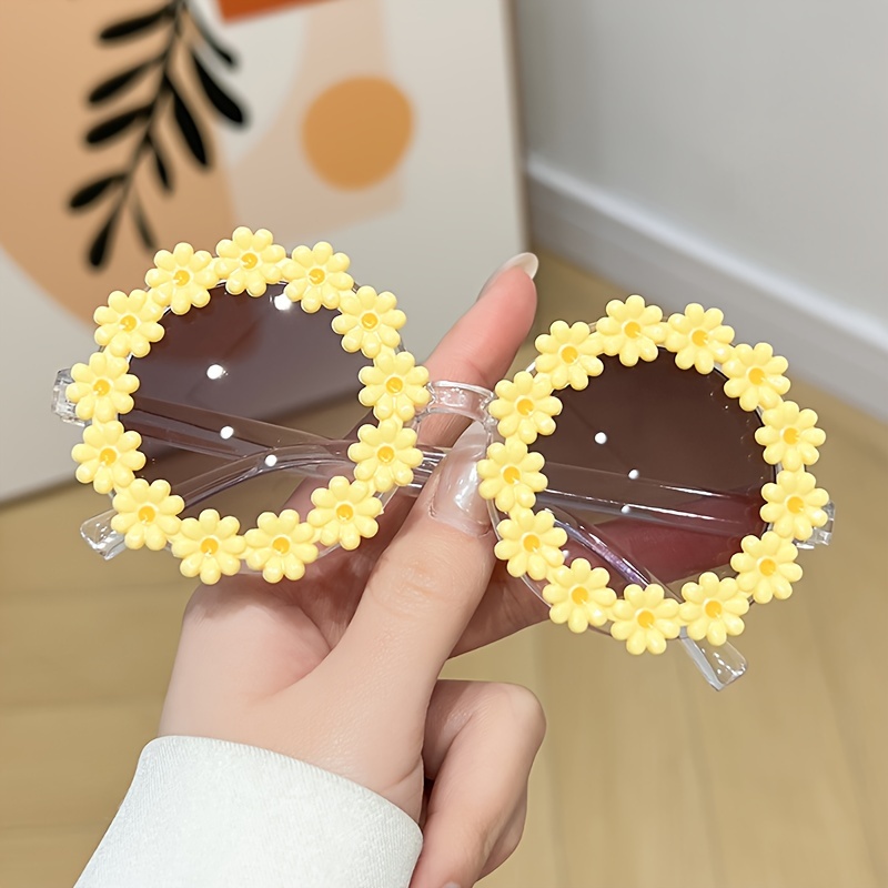   Cute Daisy Charms Round Frame Fashion Glasses, For Boys Girls   Outdoor Accessories, Photography Props 1