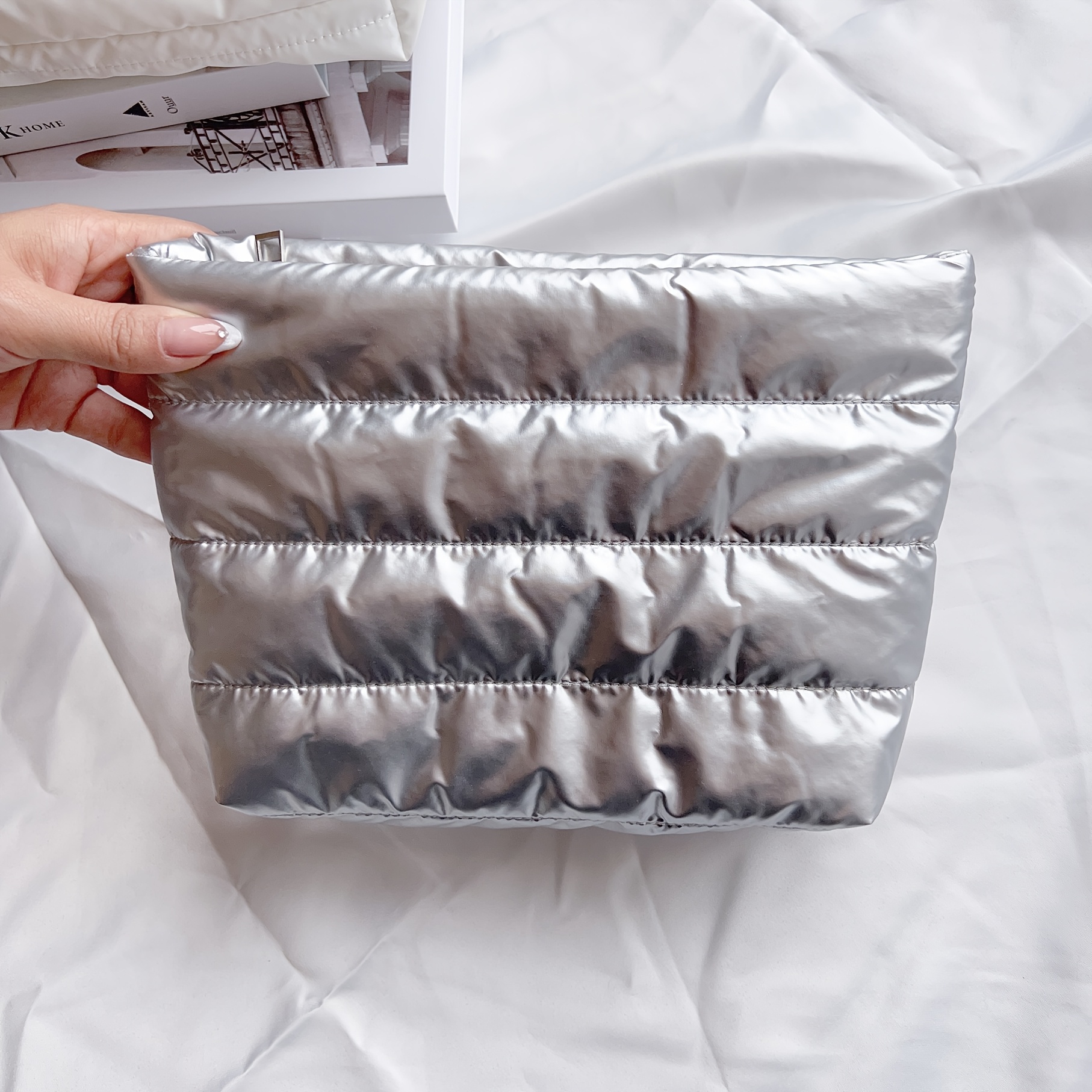 TEMU 1pc 1pcs Quilted Makeup Bag With Zipper Closure - Foldable Travel Cosmetic Organizer Suitable For Brushes, Toiletries & Brushes Holder, Solid