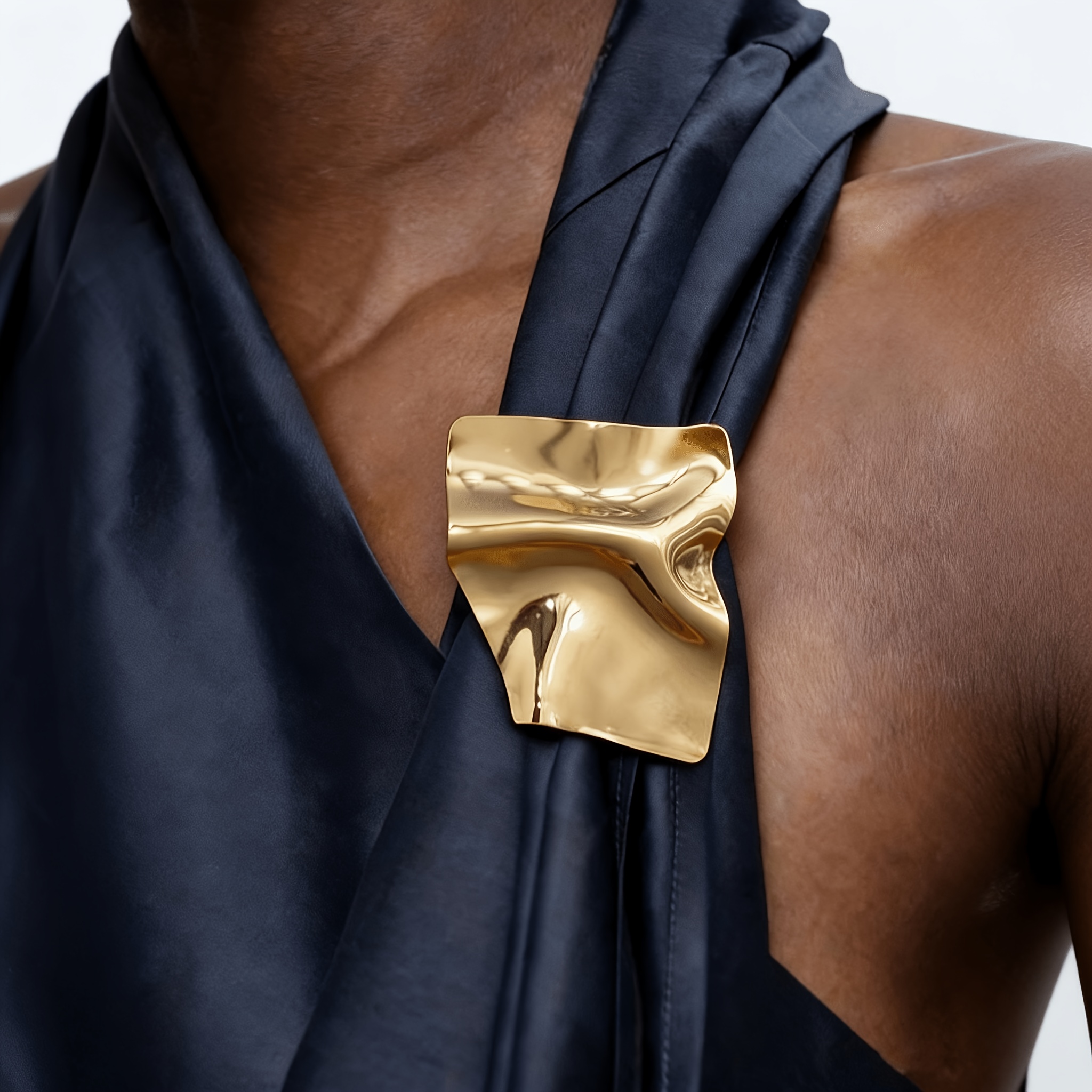 1pc Geometric Square Elegant Pleated Irregular Texture Women's Brooch, Suitable For Daily Wear, Parties, Gatherings, Women's Gift, Matching With Coats, Sweaters, And Suits