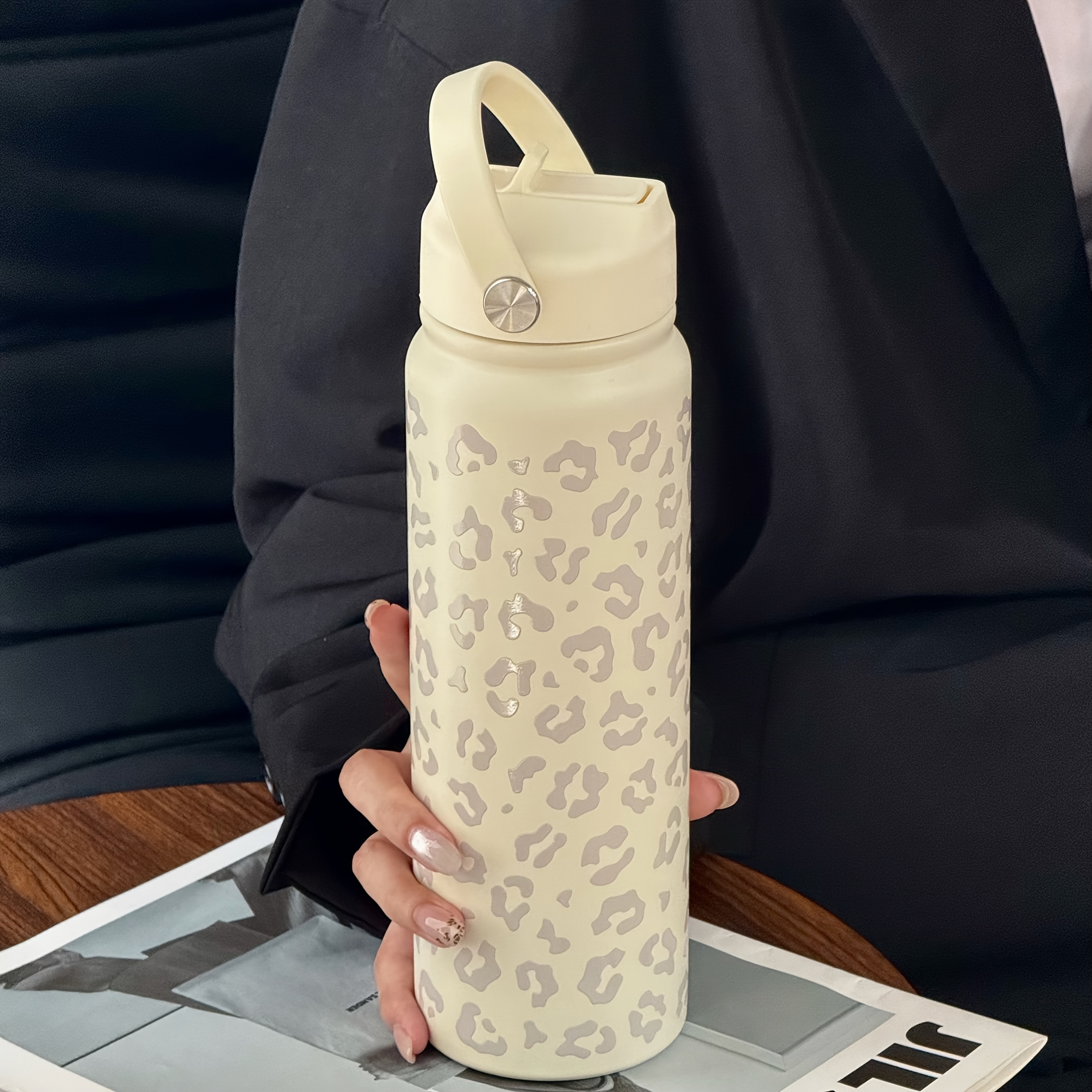 Image of 1pc 800ml Insulated Cow And Leopard Print Handle Bottle – Durable, Reusable Minimalist Travel For Office Hydration, , Hiking, Picnics, And Parties – Perfect Gift For