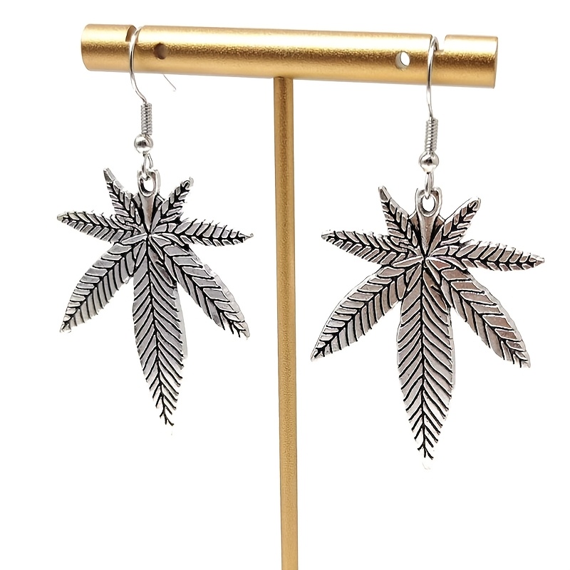 Women's Bohemian Heart Maple Leaf Pendant Earrings — Retro Style