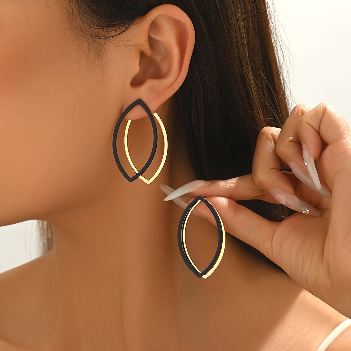 TEMU 1 Paire de Boucles d'Oreilles Femme Tendance, Style Français Facile, Géométriques Creuses, Ovales Irrégulières et Arrière, Adaptées , à Toutes