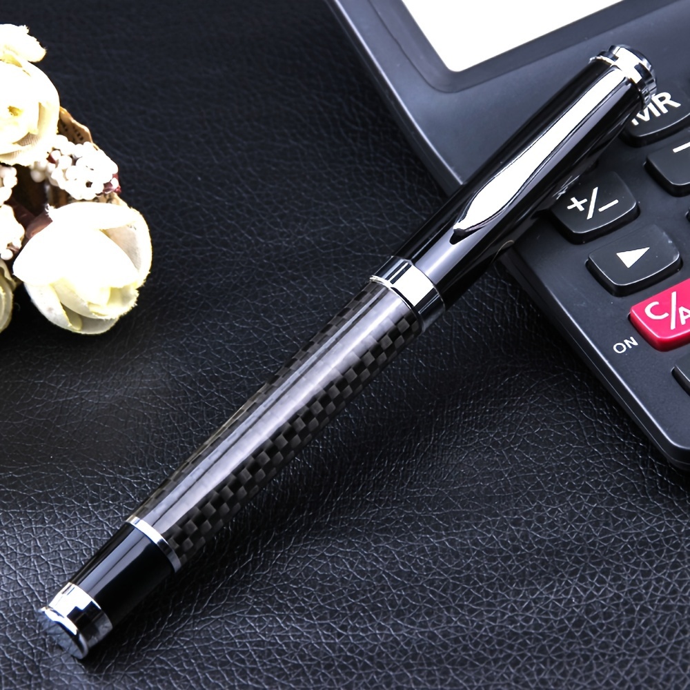 

1pc Black Carbon Fiber Metal Pen 0.5mm Metal Replaceable Black Refill Suitable For Men And Women, Office Holiday Gifts