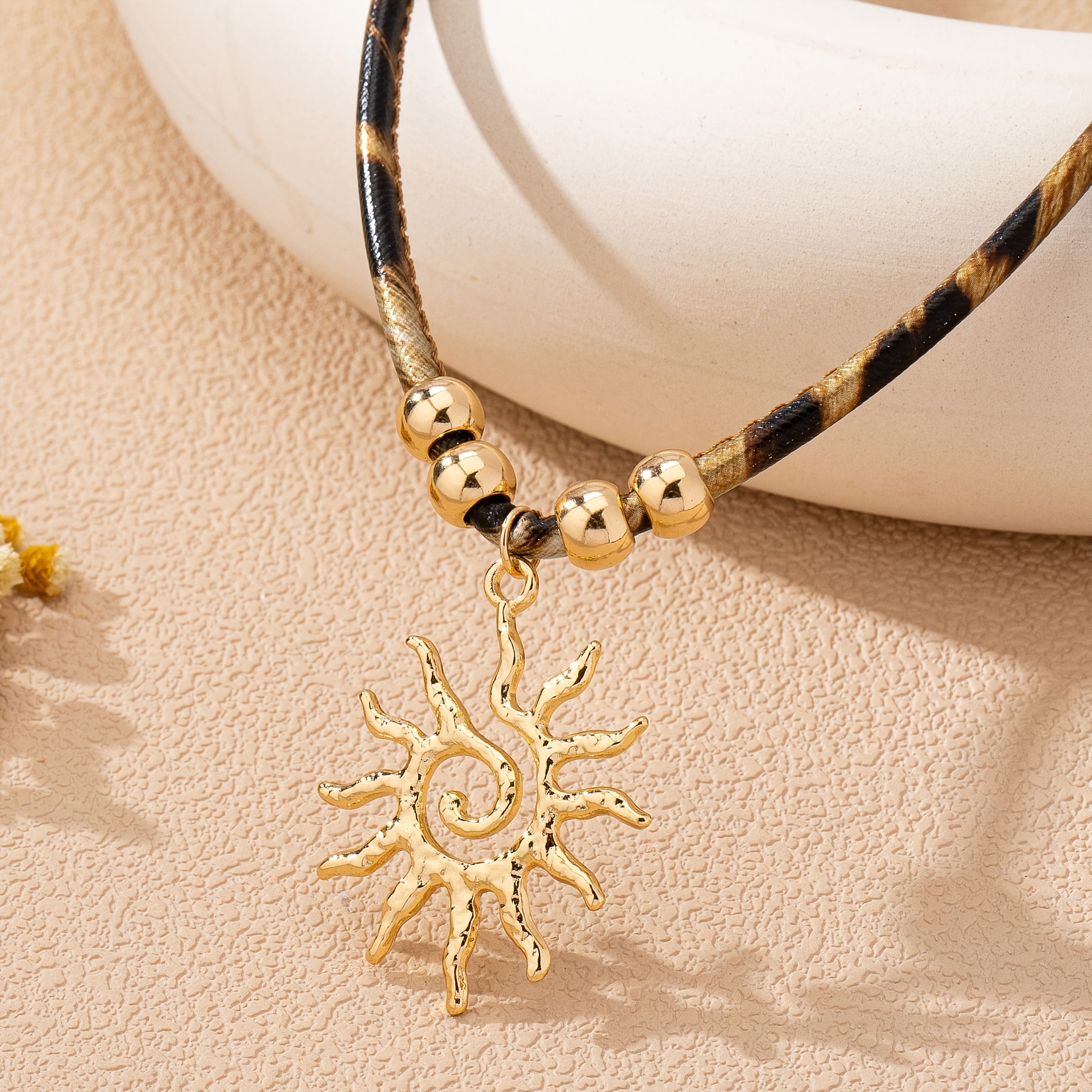 Image of 1pc Women' Leopard Print Cord Necklace With Spiral Vortex Sun Pendant - Minimalist Sexy Suitable For Casual, Party, Daily Wear, Versatile, For Outfits