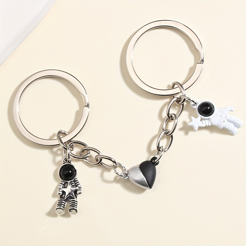 Image of 2pcs Elegant Heart & Astronaut Keychains - Alloy, Fashionable Couple's Accessory For Purses, Bags, Backpacks & Cars - Perfect Valentine's Day Gift, Elegant Style