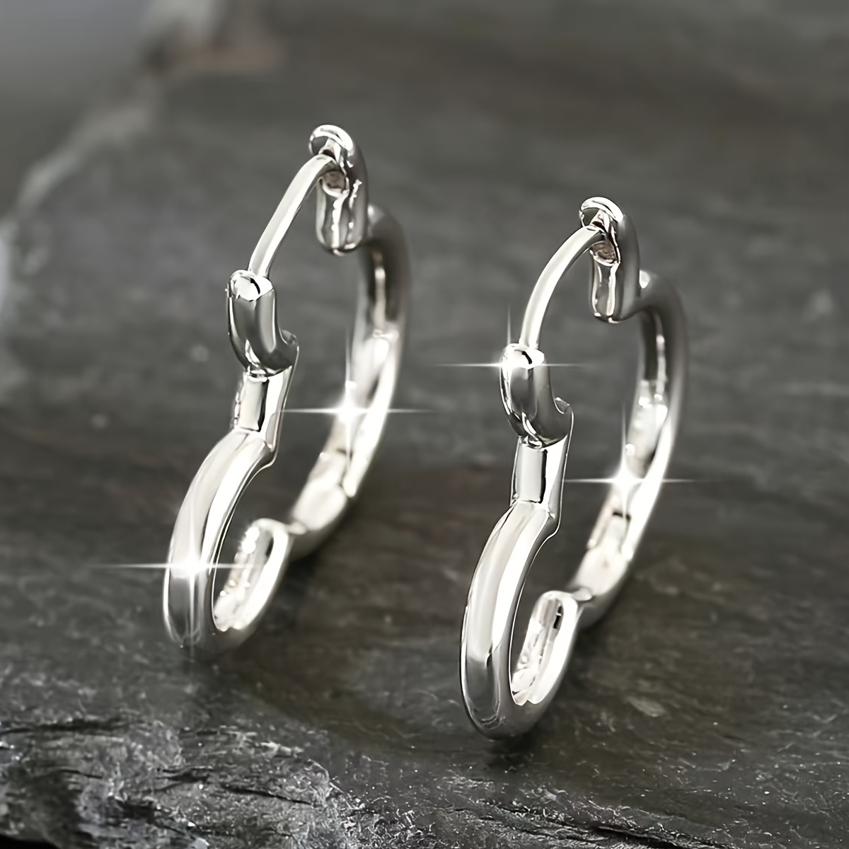 TEMU 1 Pair Of Minimalist And Exquisite Copper Geometric Animal Head Ear Buckles, Cute And Versatile Women's Earrings, Dating Gift