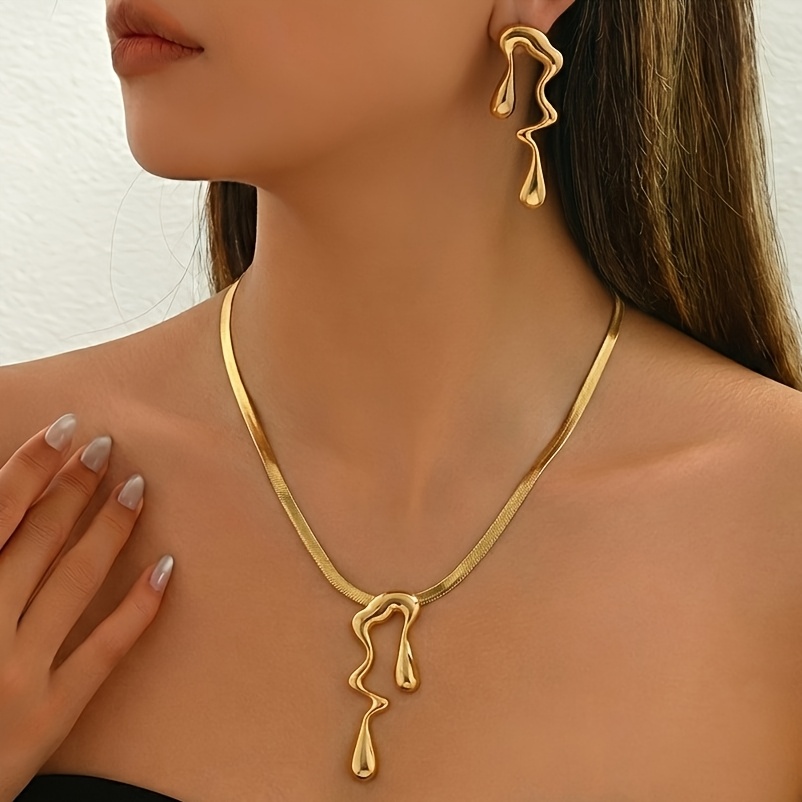 2pcs Golden Liquid Flow & Irregular Teardrop Pendant Set