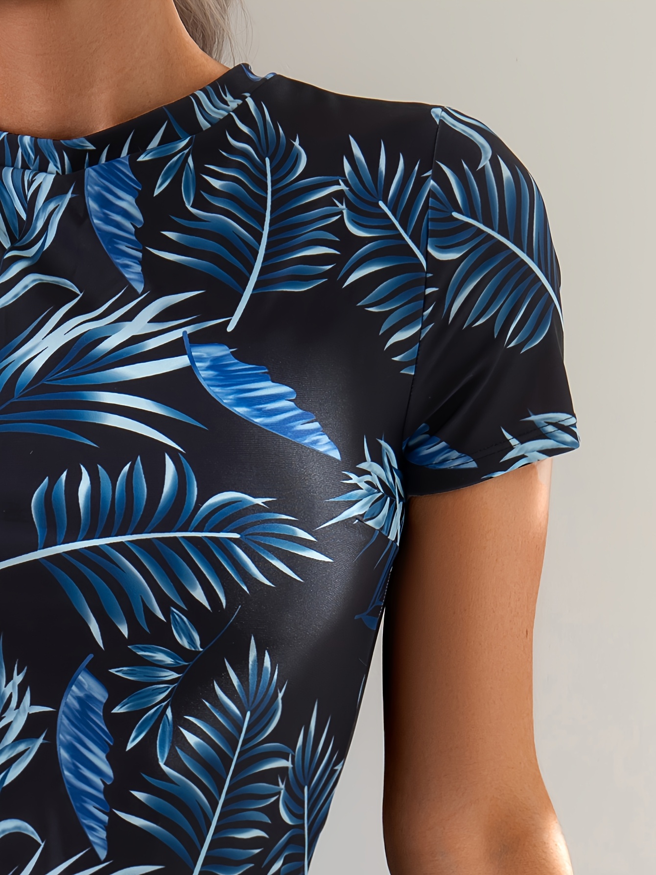 Three-Piece Women's Tankini Set for Versatile Beach Style