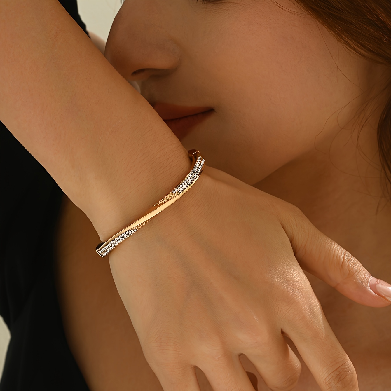 Stylish Women's Open Bangle with Irregular Twisted Geometric Shape