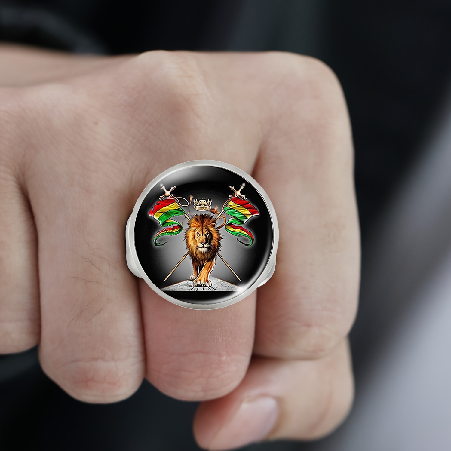 TEMU 1pc Packaging, 25mm Unisex Adjustable Ring. Features A With A Red, Green, And Yellow Crown Symbolizing Power And Majesty, On A Black Background