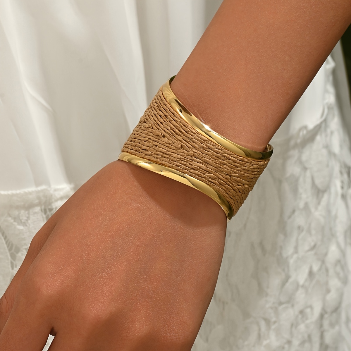 1pc Vintage Fashion Beach Vacation Style Handwoven Raffia Irregular Geometric Open Bangle, Bohemian Minimalist Temperament Elegant Niche All-Match Individual Unique Women'S Wide Bracelet, Holiday Gift for Lovers Friends Mom