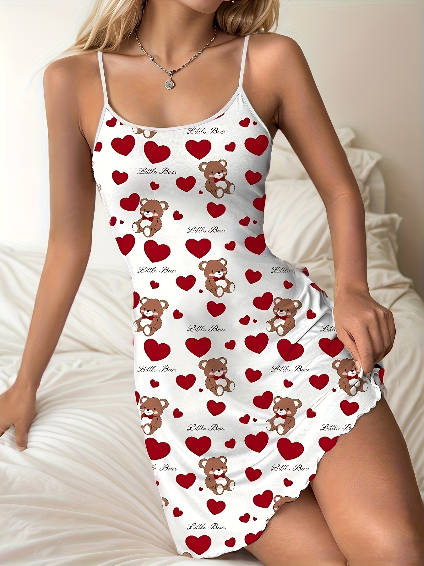 Couple Style Casual Sleepwear Set for Valentine'S Day, Comfortable with Cartoon Bear Prints, Available in a Four-Season Option for Men with a Top And Pants Or for Women with a Nightgown