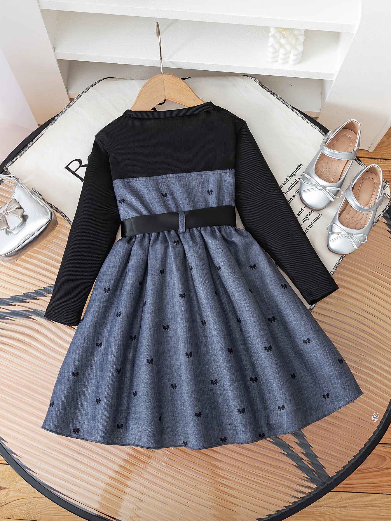 girls elegant long sleeve a line dress with bow heart print dark grey black white puff sleeve bow back   formal casual attire machine washable party wedding outfit   two piece design with contrast trim round neck a line silhouette for young girls casual to formal occasions Product details 0