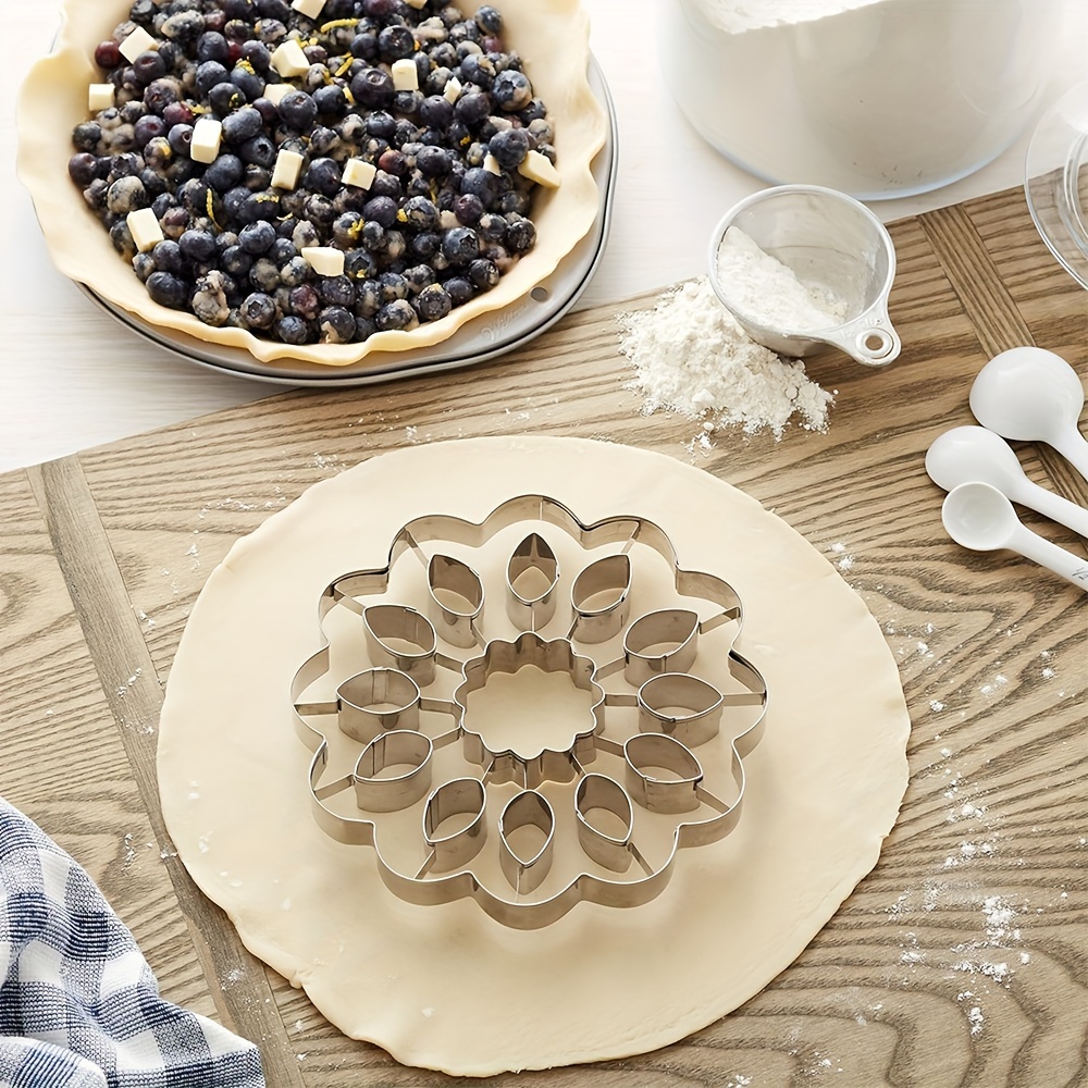 

Sunflower Stainless Steel Pie Cutter - Baking, Holiday Parties & Quick Pies | Gadget For Christmas & Thanksgiving, Flower, Baking Tool