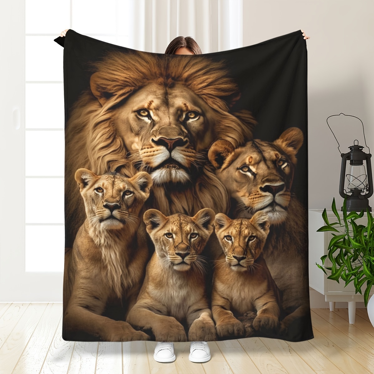 

Luxurious Lion-print Flannel Throw Blanket - Soft, Comfort For Couch, Bed, Travel & Gifts - Hypoallergenic, Machine Washable