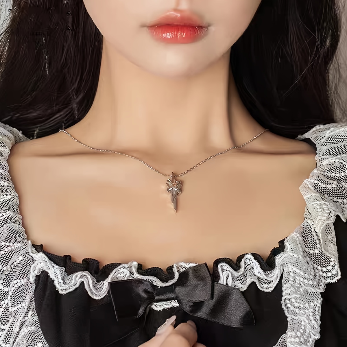 Vintage-Style Minimalist Niche Collarbone Chain Necklace