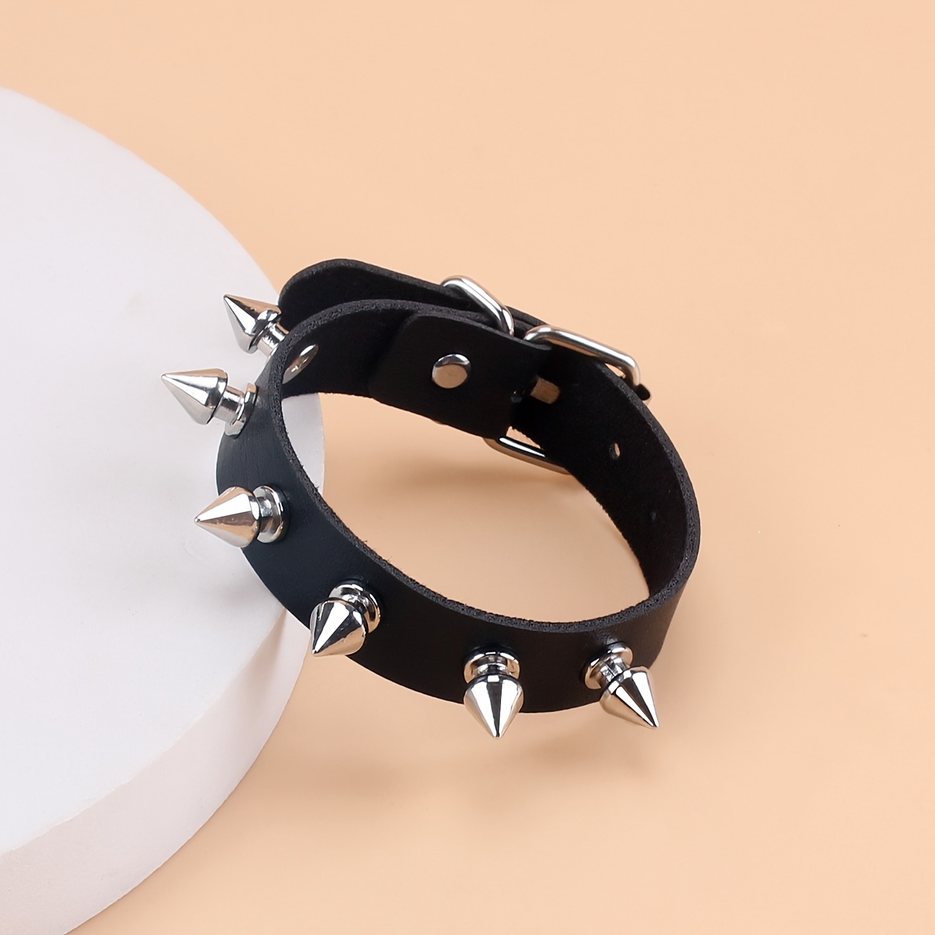 TEMU 1pc Bracelet Gothique à Clous Rivet Punk Adapté à un Bracelet de Mode Unisexe