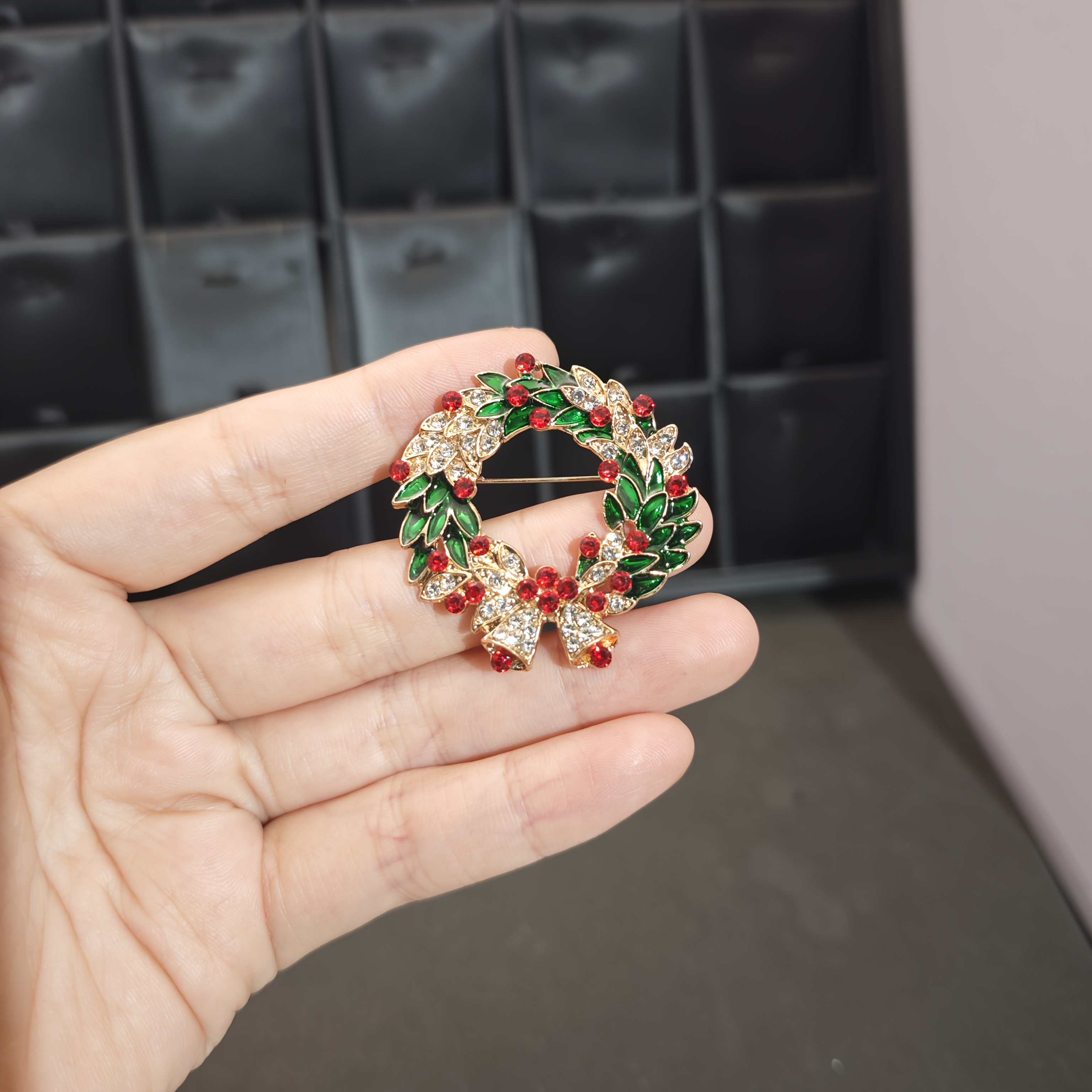 TEMU Christmas Gift Wreath Brooch Drip Oil Enamel Glaze Corsage Pin
