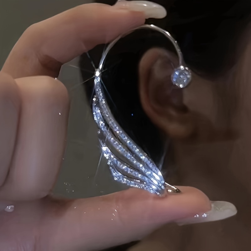 TEMU 1pc Women's Wing Ear Jewelry, Individual All-match Premium No-piercing Ear Clip