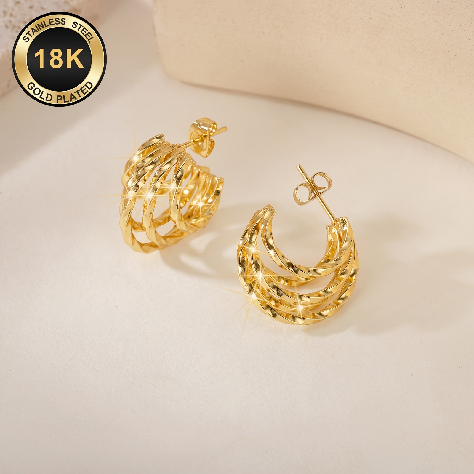 E-shop Elegante Damen Ohrringe aus hochwertigem 18K vergoldenetem Edelstahl, mit 316L hypoallergenen Ohrstiften. Diese trendigen und charmanten