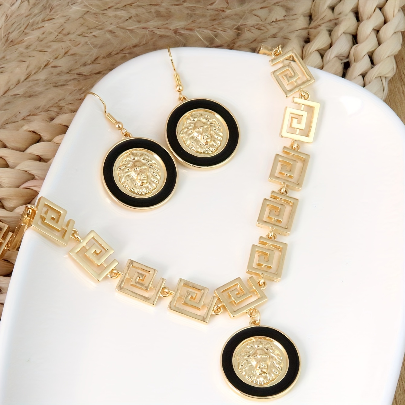 

Elegant Vintage-inspired 1 Set Women's Jewelry With Necklace & Earrings, -tone Greek Key Design With Black Accents For Daily Wear