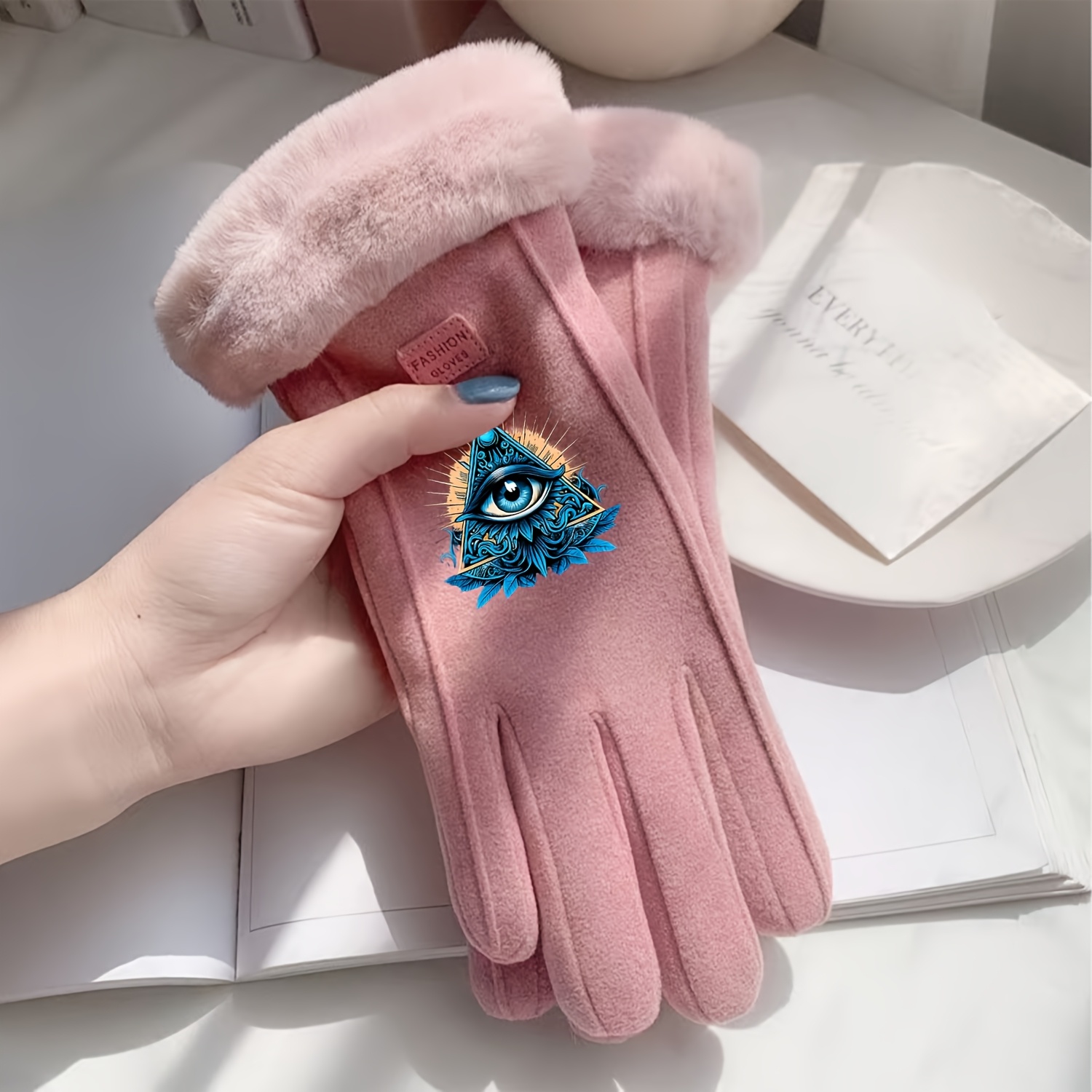 Blue Triangular Inlaid All-Seeing Eye Gloves
