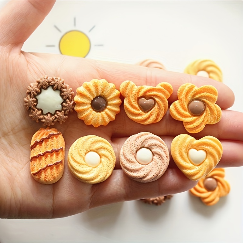 

20/50pcs Creative And Funny Mini Cookie Biscuit Resin Accessories, Diy Ornaments, Cream Glue Phone Case Decoration Material