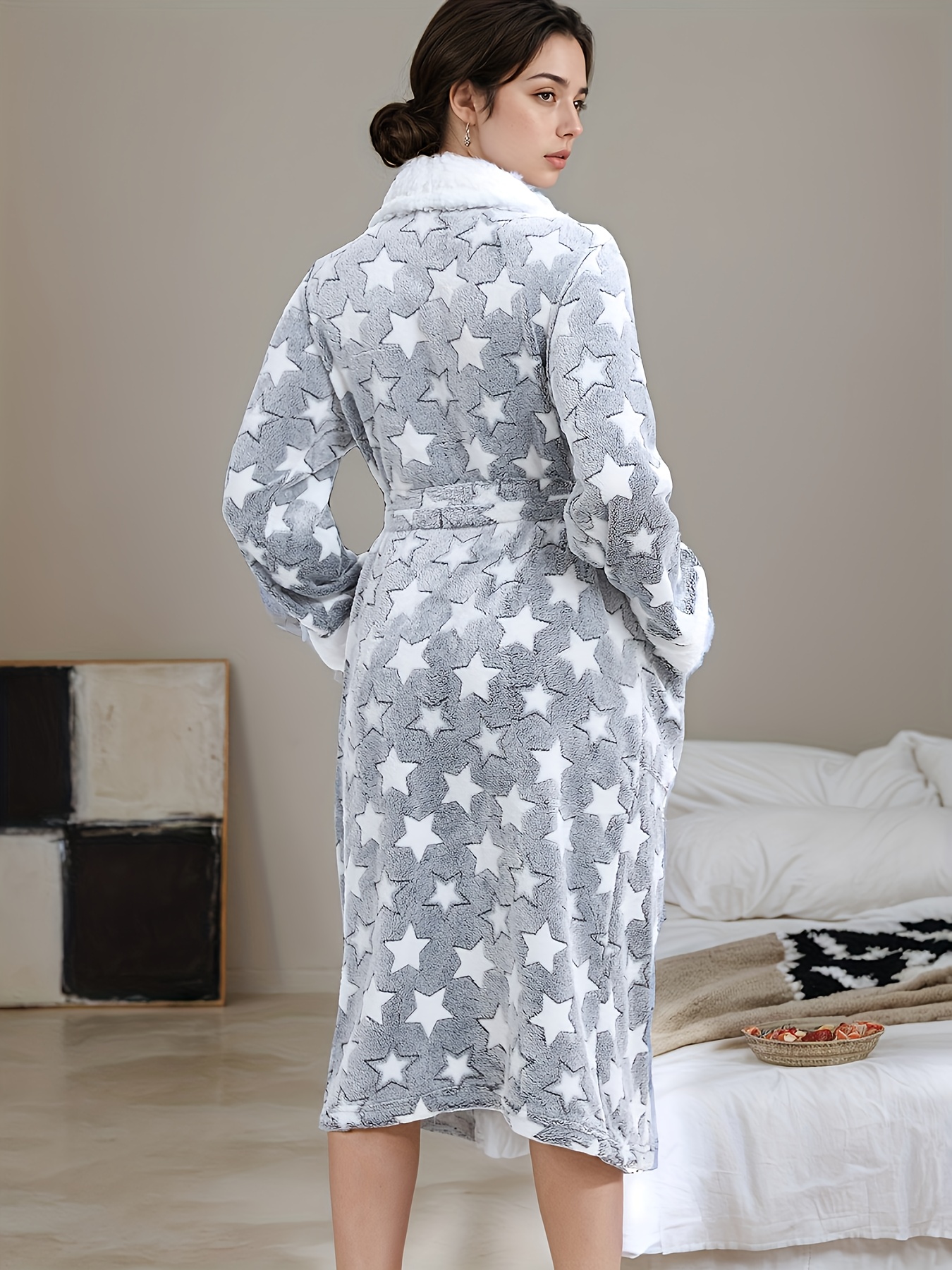 Casual Allover Star Pattern Fleece Thickened Night Robe For Fall & Winter, Long Sleeve Lapel Collar Robe With Pockets, Women's Sleepwear & Dresses
