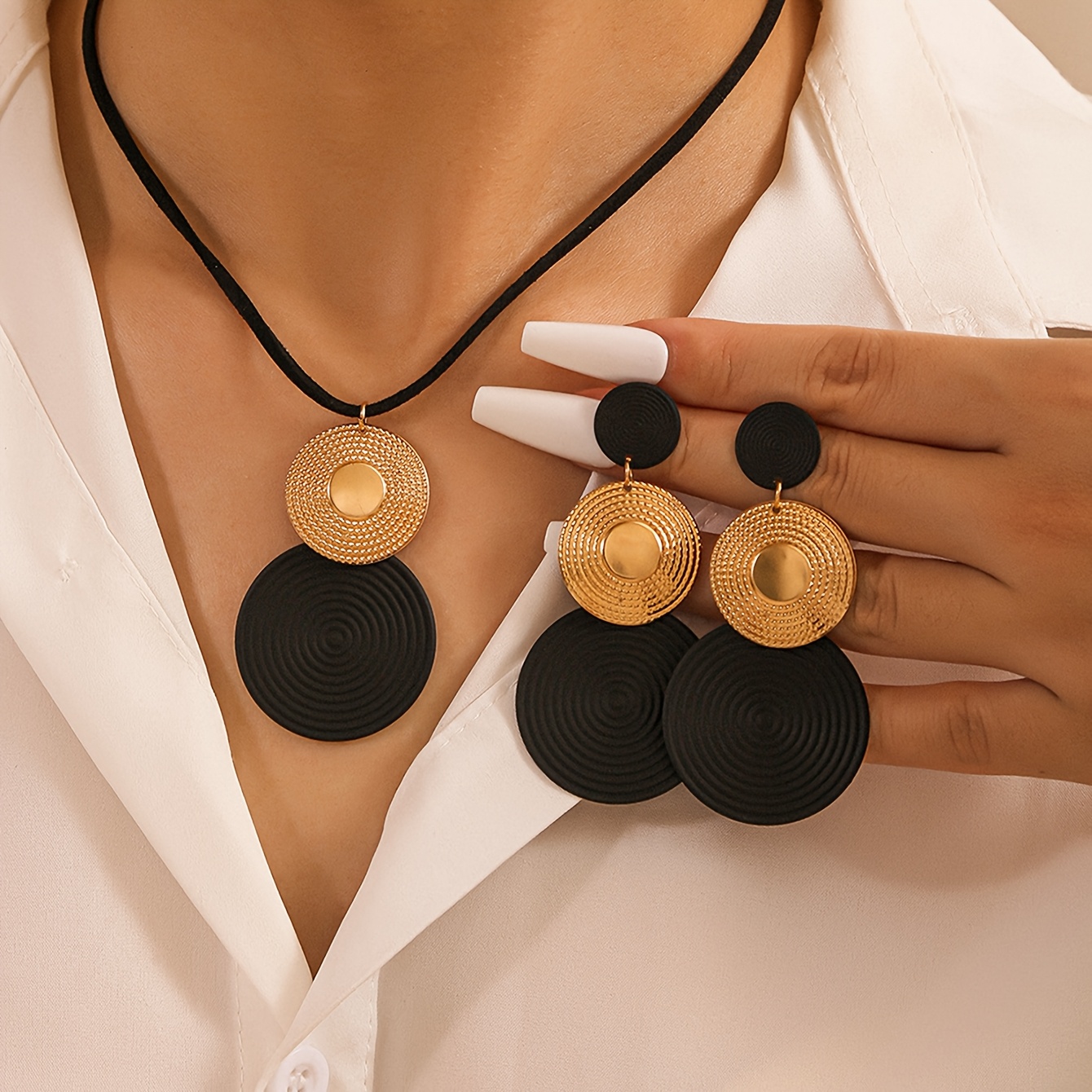 Image of 1pc Necklace And 2pcs Earrings, Fashion Easy Circle Texture Design Pendant Necklace And Earring Set, Elegant Double-layer Disc Drop Women's Jewelry, Daily Party Casual All-match Jewelry Gift
