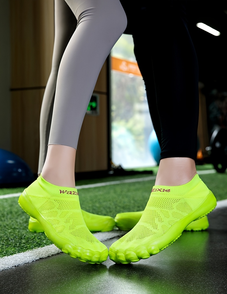 Chaussures de plage antidérapantes pour hommes et femmes, chaussures d'eau à séchage rapide et respirantes, chaussures de natation et de ruisseau, chaussures de fitness et de yoga, chaussures de randonnée pour l'escalade et la corde à sauter en plein air