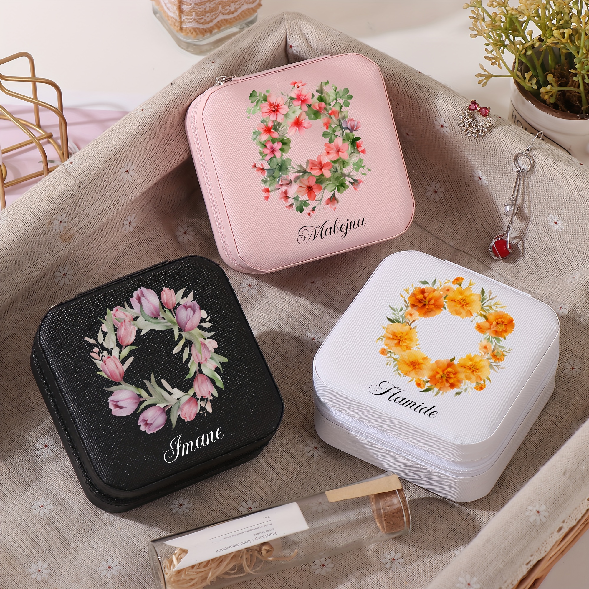 

1pc Customized Jewelry Box With Personalized Name, Portable Travel Organizer For Rings, Necklaces, Earrings, Festive Gift Wrapping Box, Specify Name When Ordering