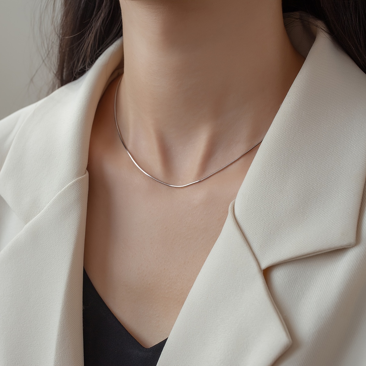A Stylish Snake Bone Chain Necklace For Women, Featuring An Elegant And , Wear And Party Vacation Additions