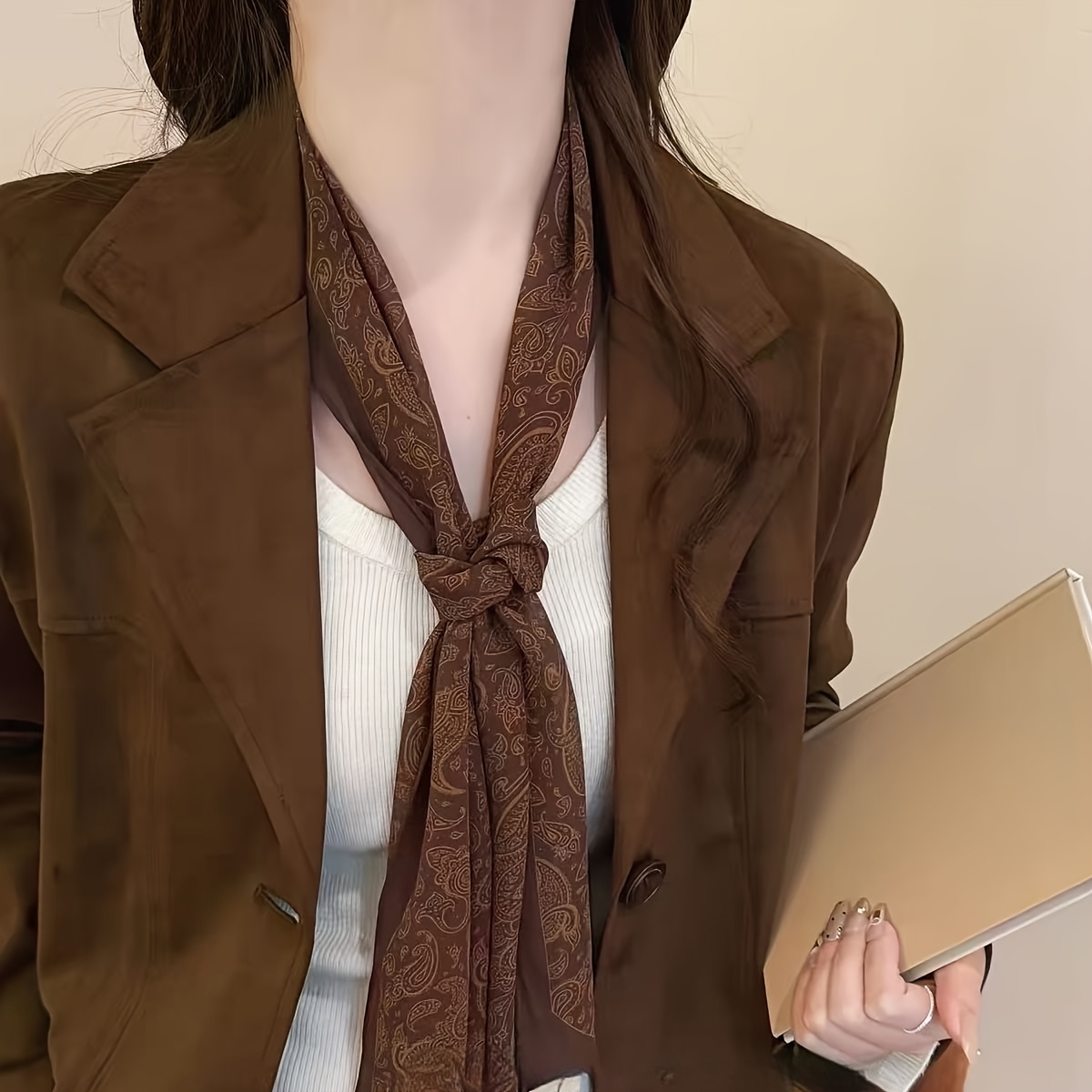 TEMU Nouvel Écharpe Cache-Col Vintage à Motif pour Femme, Foulard de Cou Haut de Gamme, et Élégant, Nouvel Accessoire Écharpe Automne/ d'Automne 2026