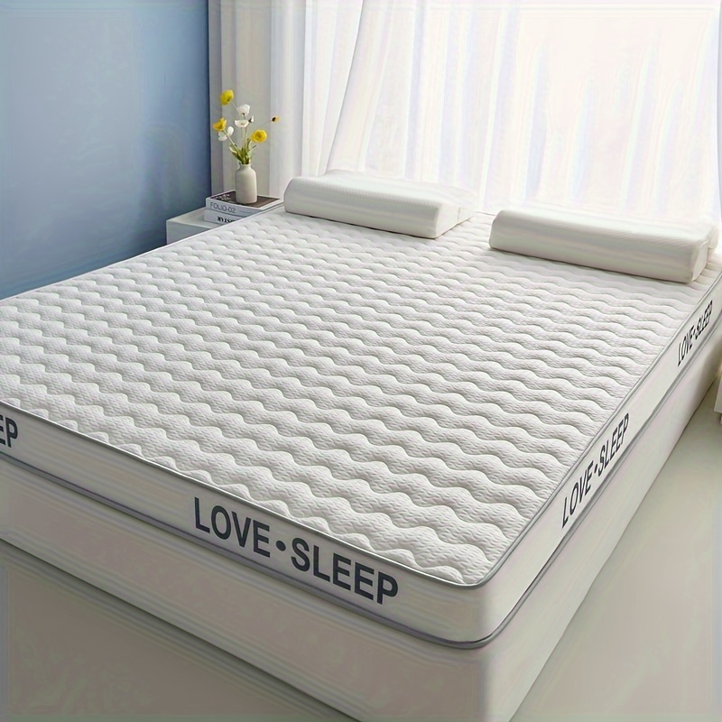 1pc, 17D Memory Foam Mattress with a Latex Layer on the Surface. The Memory Foam Filling Is 4.5cm Thick. The Top Layer Features Exquisite Patterns and Designs, Offering Softness, Comfort, Breathability, and Excellent Resilience. Suitable for Daily