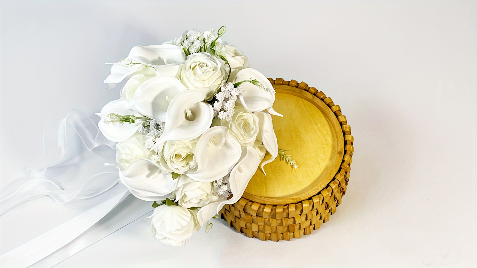 элегантная калла для свадебного букета лотоса романтическая вода свадебные фотографии особые случаи детали 2