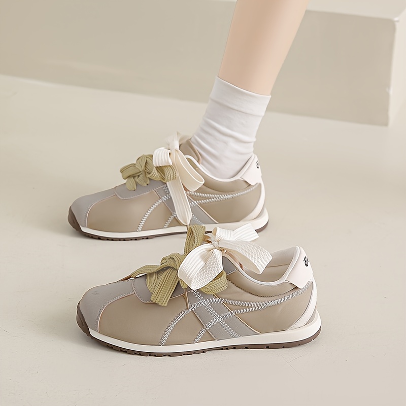 Niche Versatile Women'S Sneakers, Flat And Lightweight Casual Sports Shoes  That Make Your Feet Look