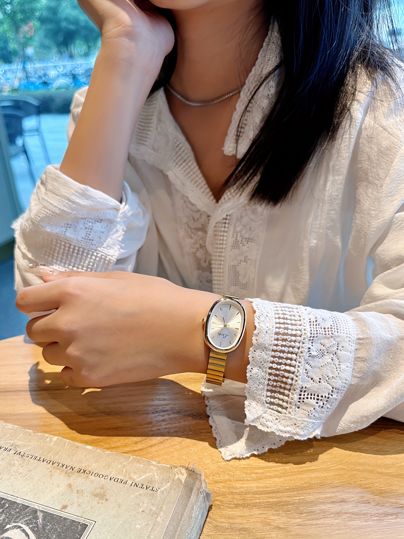 Vintage Golden-Tone Women's Quartz Watch - Chic Oval Stainless Steel Bracelet with Analog Display, Perfect for Daily Wear & Special Occasions like Valentine's, Easter, Mother's Day, Ramadan, and Eid - Simple, Luxurious Gift, Watch Accessories