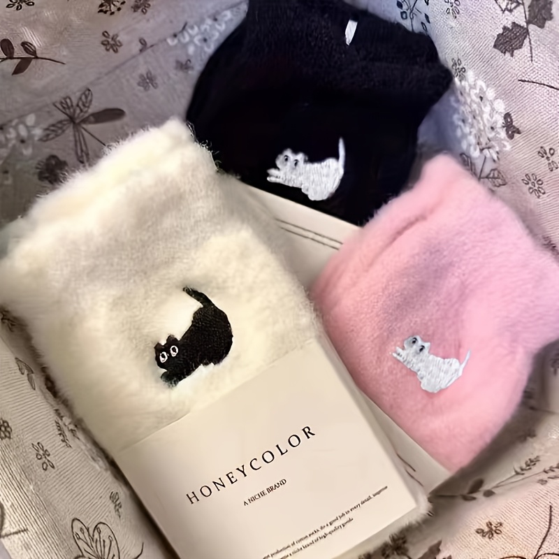 

3 Paires de Chaussettes Floues Pour Femmes, Chaleur Automne-hiver, Motif Chat , Polyester 95% Élastan 5%, Tissu Tricoté, Lavable En Machine, Chaussettes de Nuit Et de Maternité Avec Motif Animal