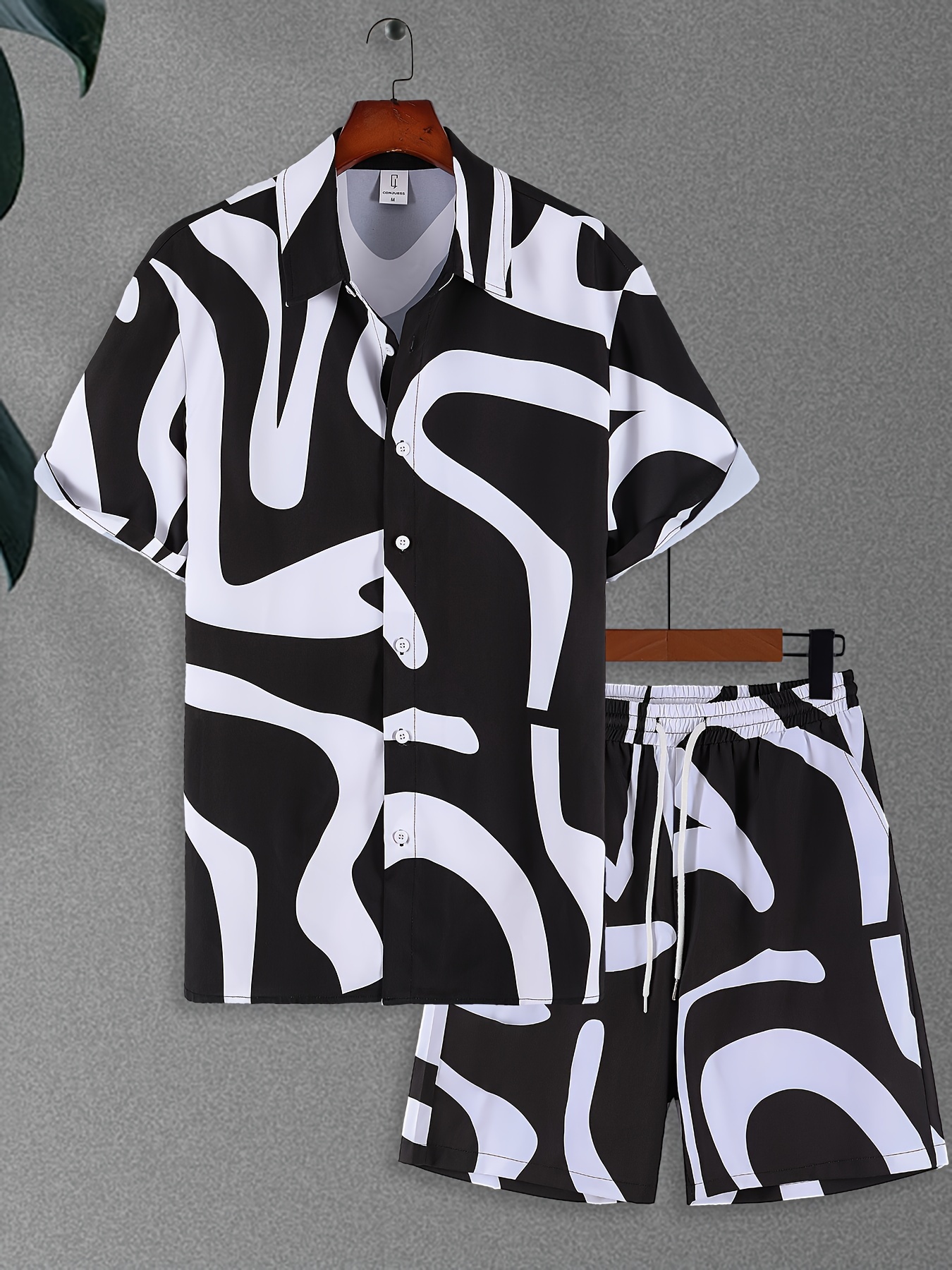 Men'S Casual Short-Sleeve Shirt And Shorts Set with Irregular Striped Print in Contrasting Colors