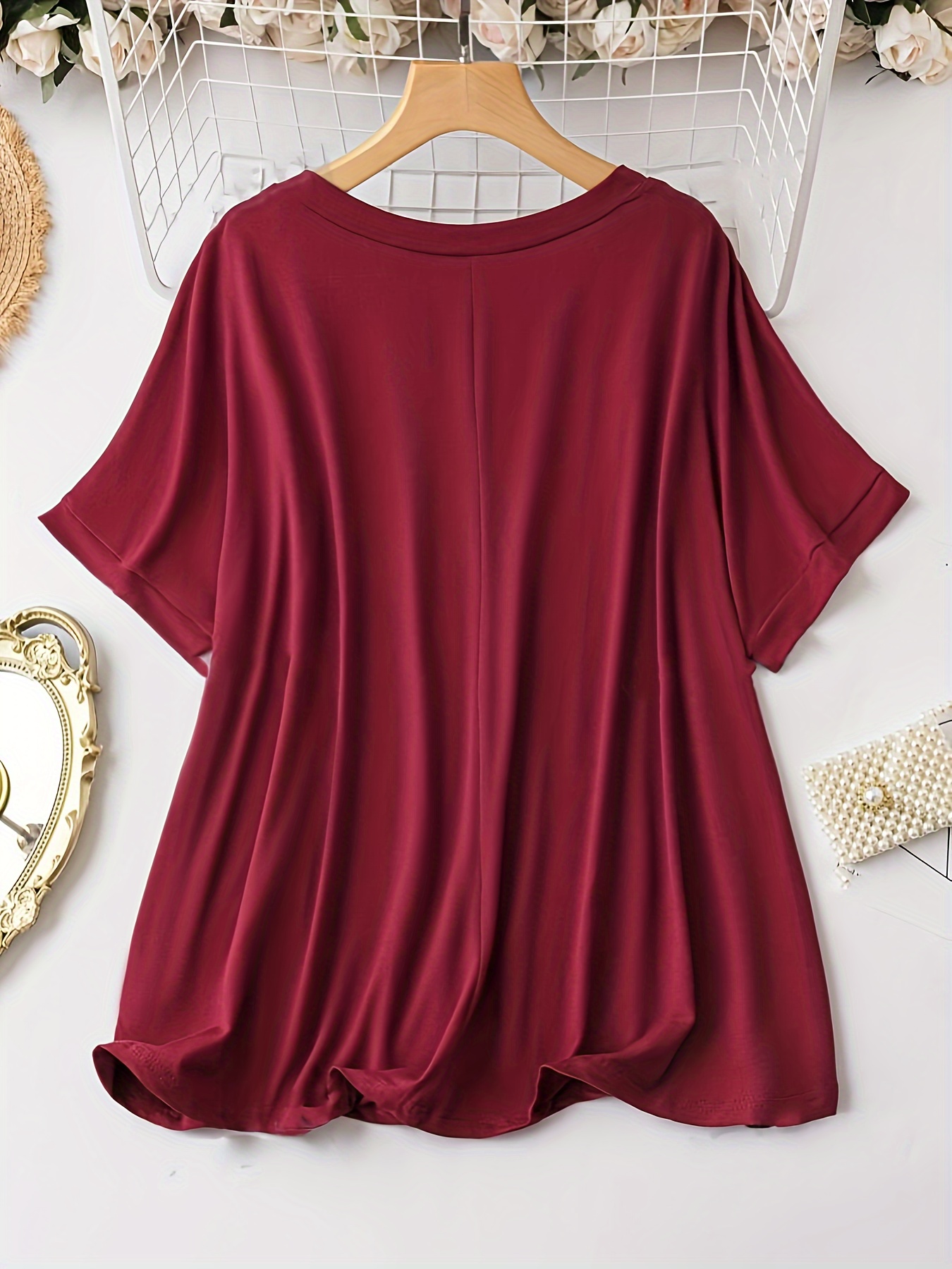 Plus Size Simple Solid T-Shirt, Casual V Neck Short Sleeve T-Shirt, Women's Plus Size Clothing