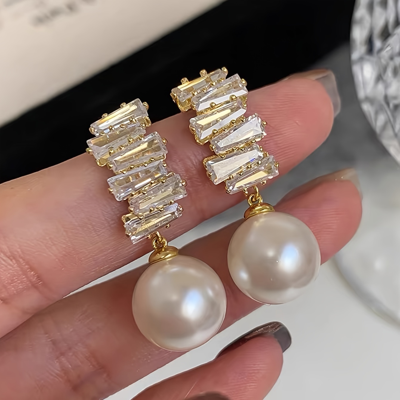 1 Pair Of Elegant, Light Luxury, High-end Fashionable Women's Dangle Earrings With Synthetic Cubic Synthetic Zirconia Inlay For Balls, Banquets, And Parties