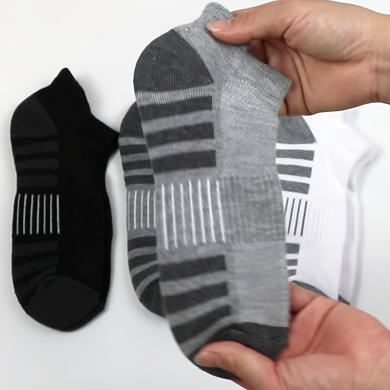 

6 Pairs Of Casual And Comfortable Men's Crew Socks With Stripes - Made Of Polyester And Spandex, Suitable For Hand Wash Or