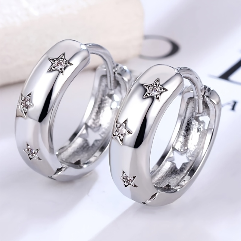 Image of 1 Pair Of Temperament Fashion Copper Micro-inlaid Synthetic Zirconia Geometric Round Ear Buckles Easy Retro Hollow Star Women's Earrings Birthday Dating Gift
