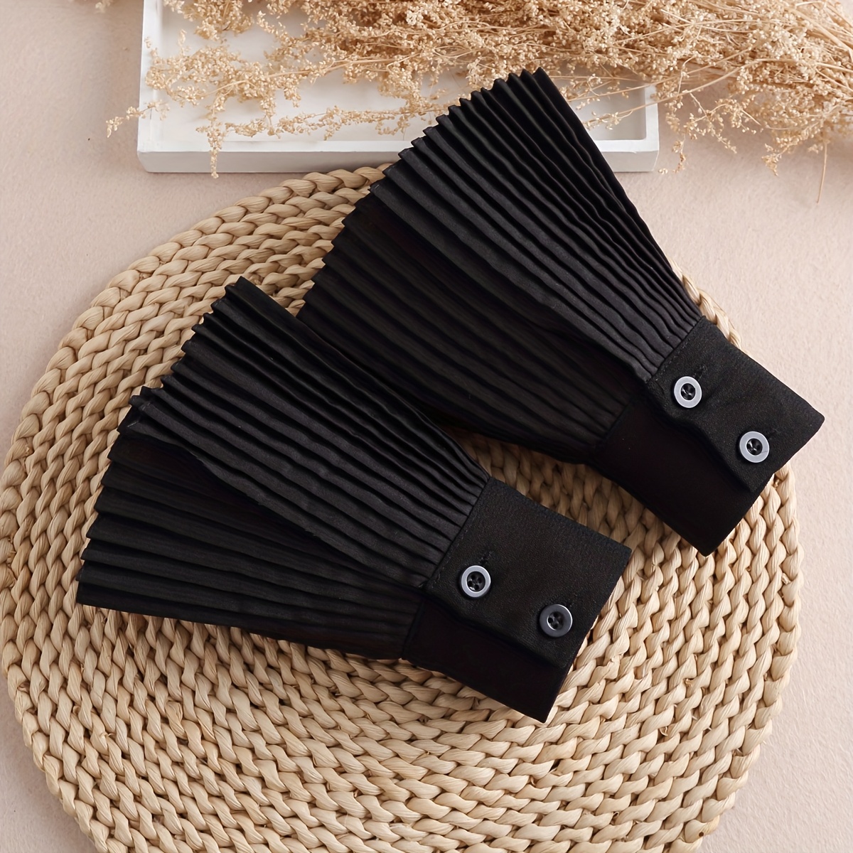 1 Pair Of Fabric Bell-shaped False Cuffs